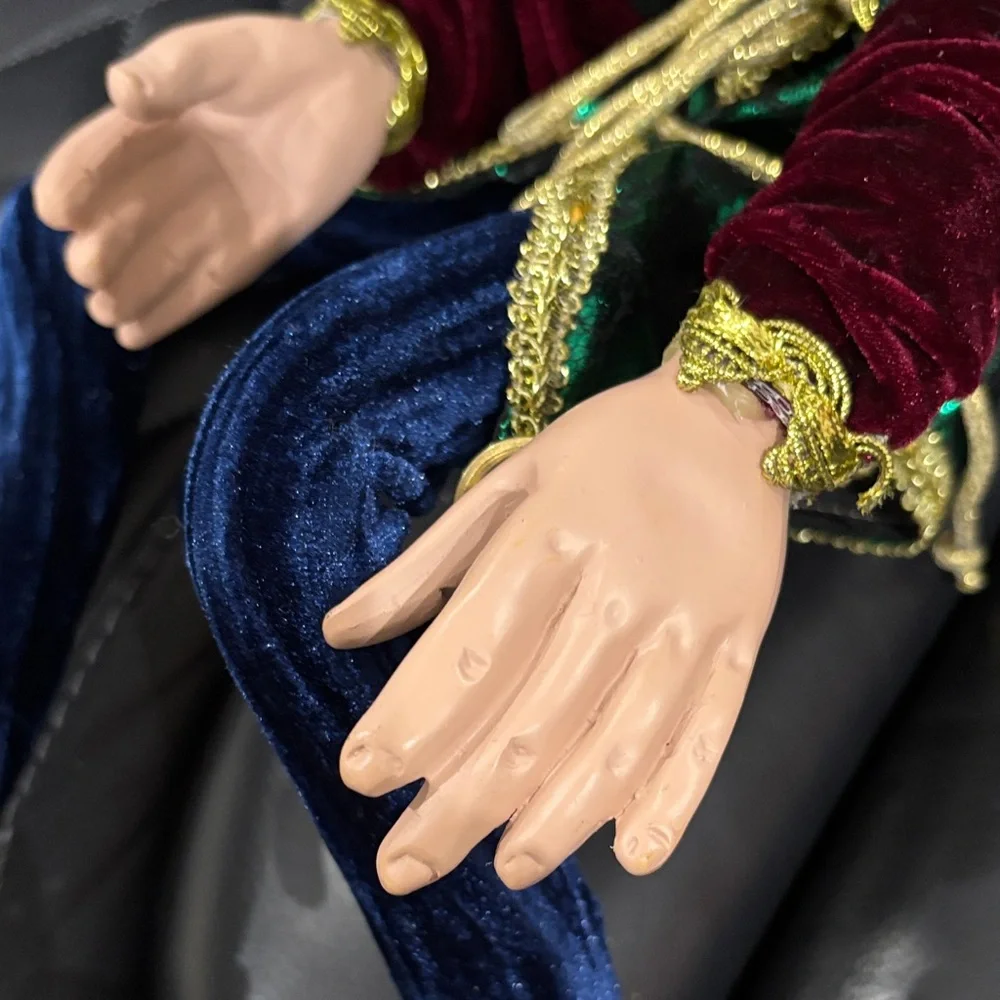 Robert Stanley Festive Posable Christmas Elf Doll with Velvet Outfit 23” - Picture 15 of 16
